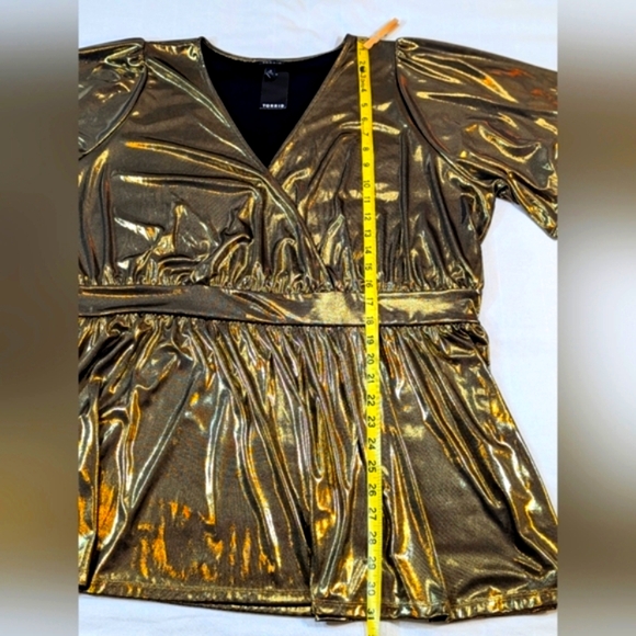 🆕 Torrid Liquid Shine Peplum Top (Torrid 2) - Picture 14 of 16